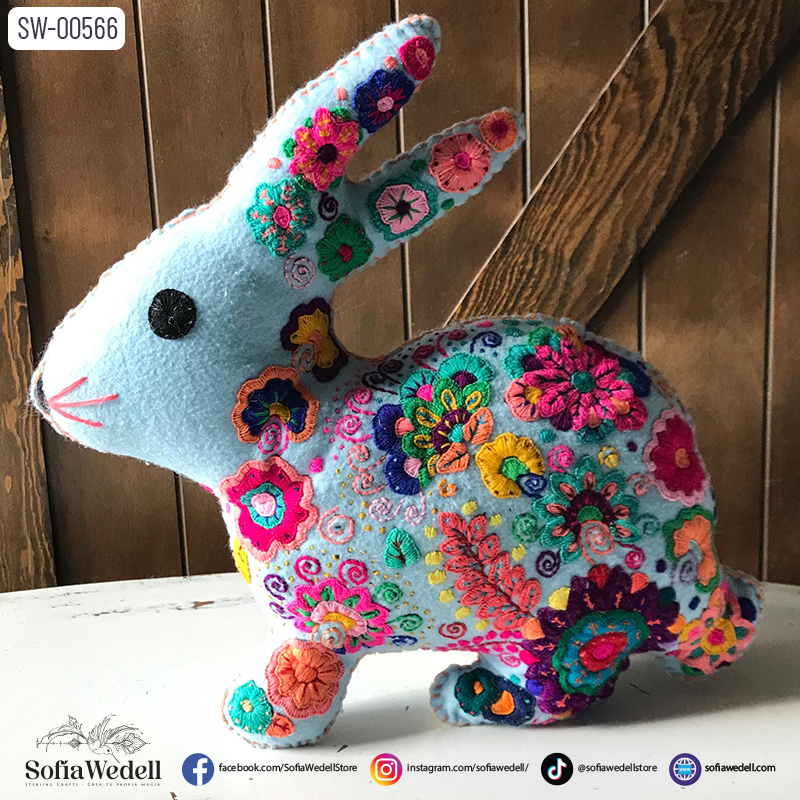 Conejo de Pascua Bordado a Mano