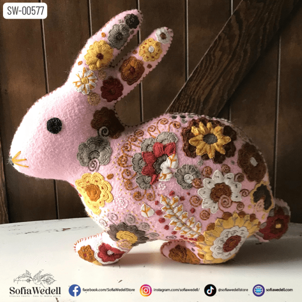 Conejo de Peluche Bordado Floral