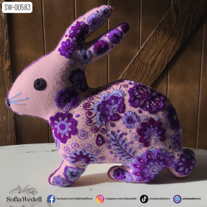 Conejo Bordado Floral Exclusivo