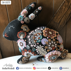 Conejo bordado de Pascua