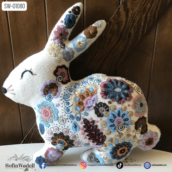Conejo de Pascua bordado artesanal